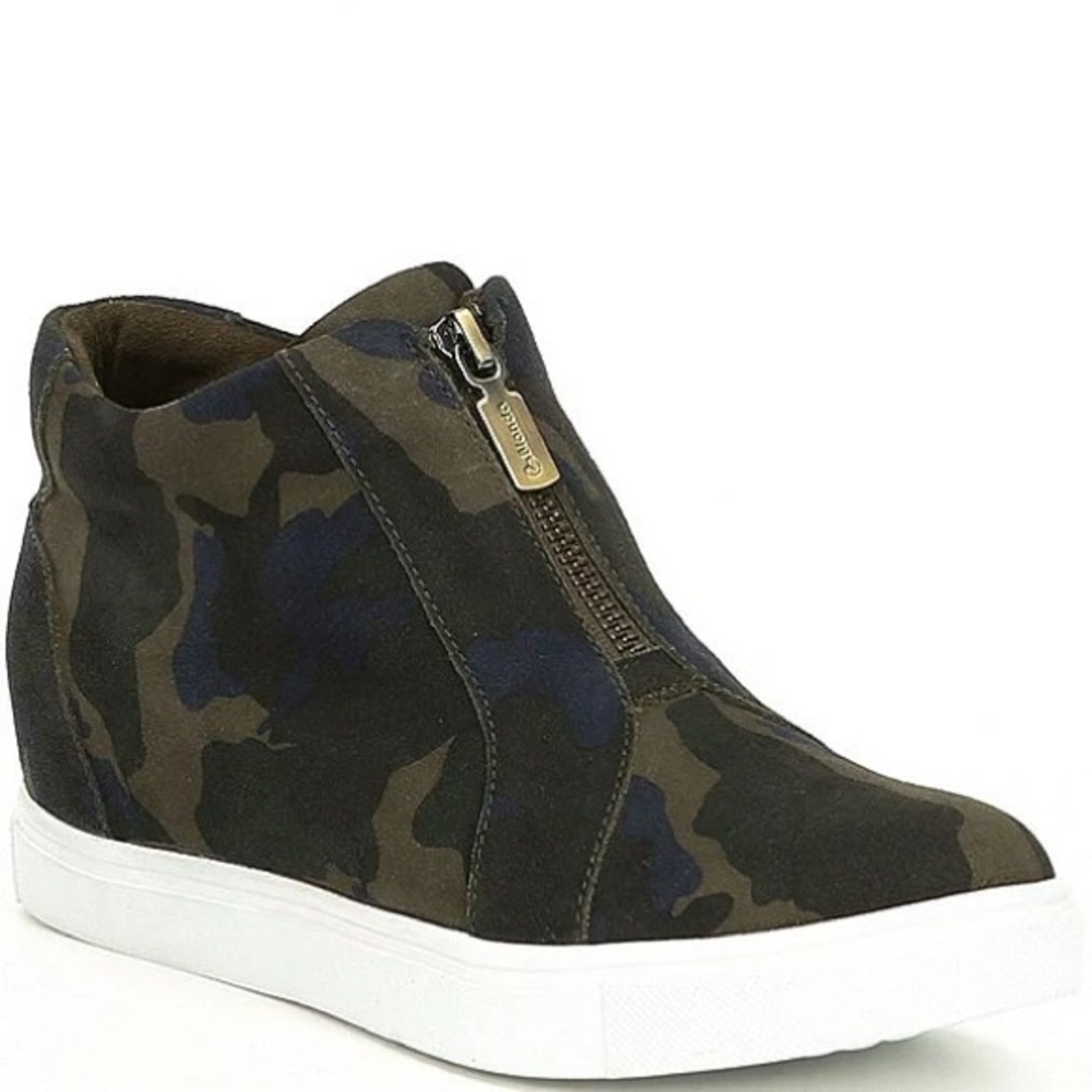 Blondo Waterproof Camouflage Zip-up Sneakers
